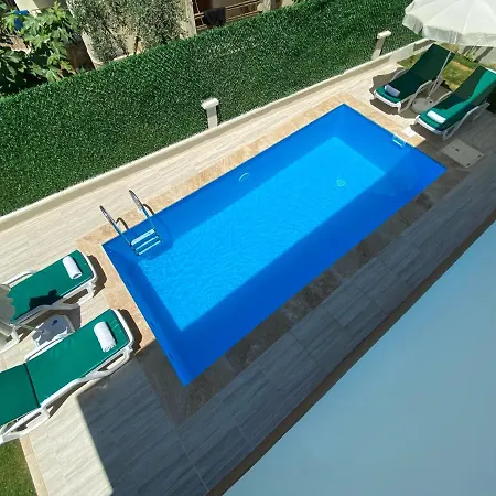 No8 Private Pool * フェティエ